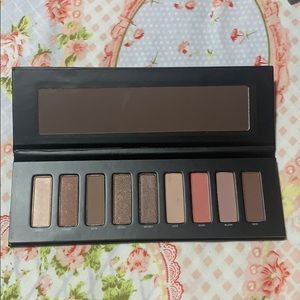 Nude eyeshadow palette